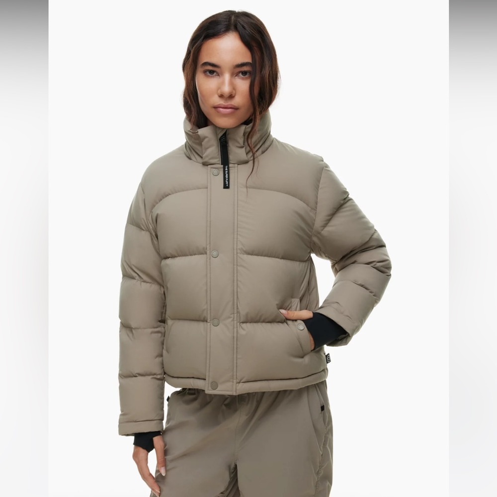 The Super Puff Shorty in Modern Taupe